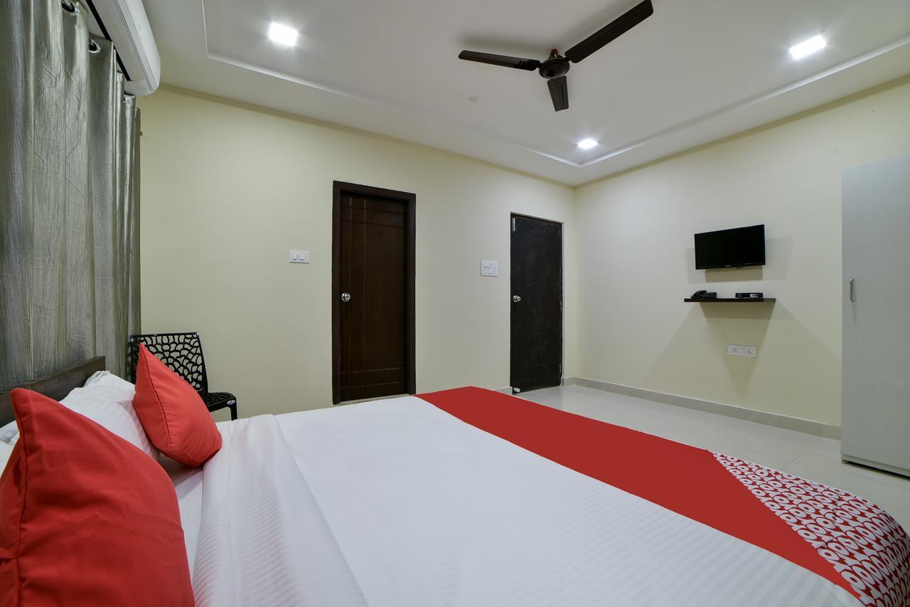 Hotel Oyo 16606 Iconic Living Hyderabad Exterior foto
