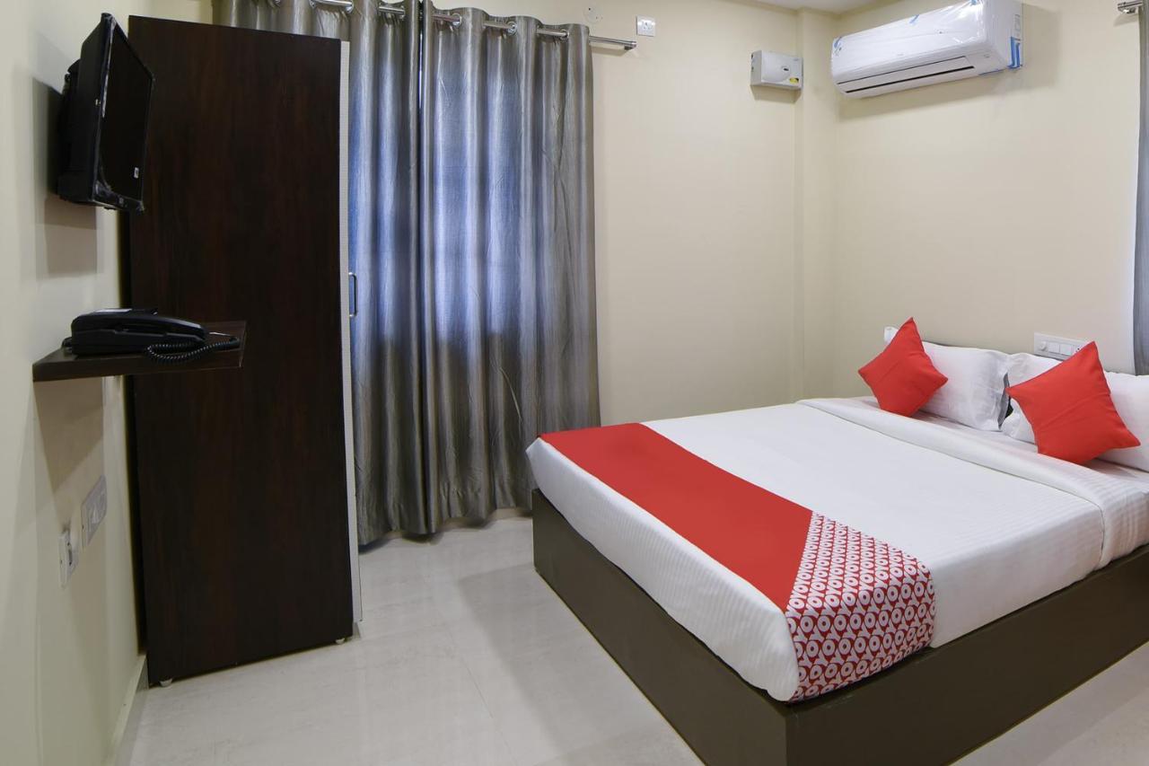Hotel Oyo 16606 Iconic Living Hyderabad Exterior foto
