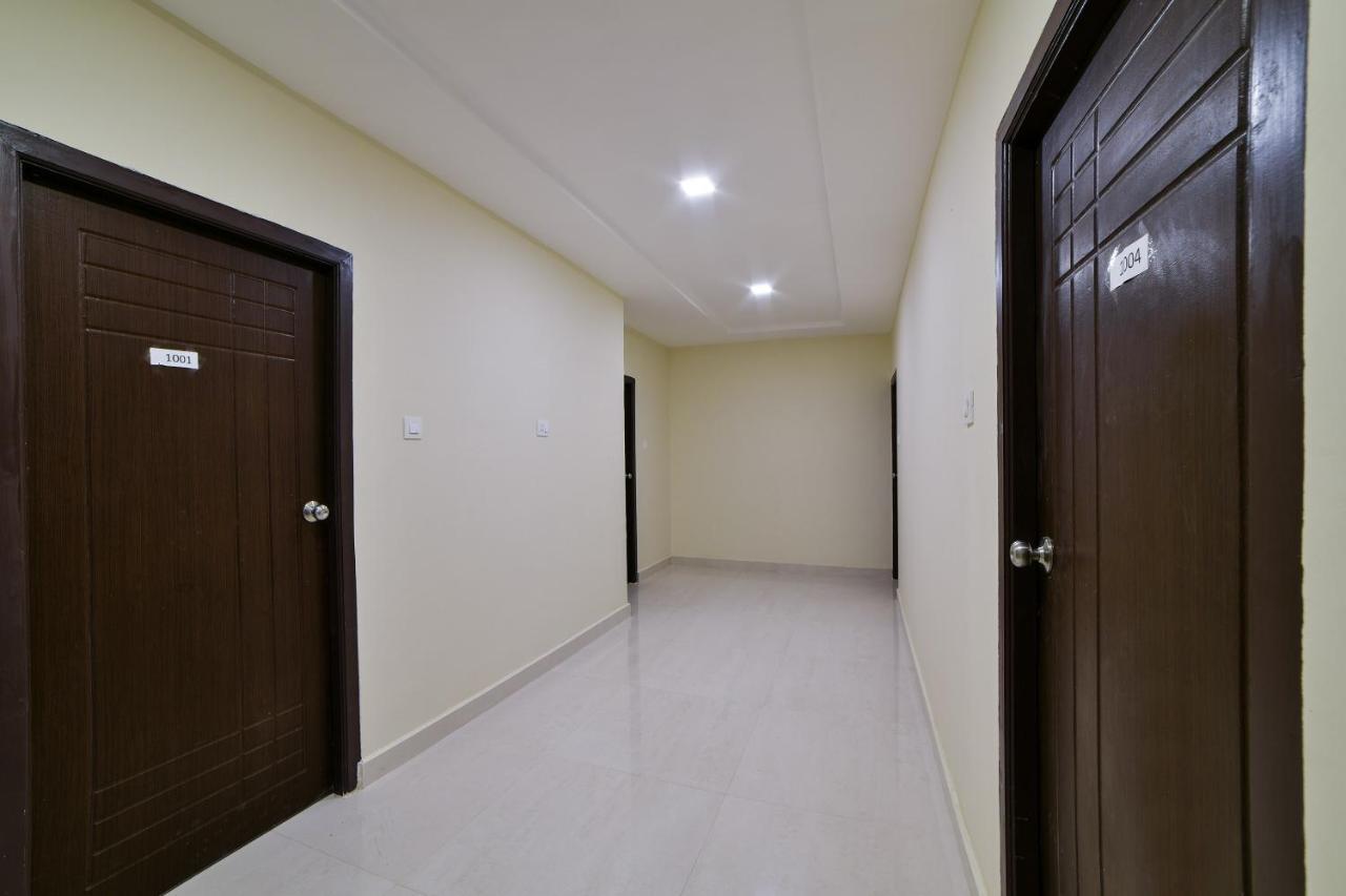 Hotel Oyo 16606 Iconic Living Hyderabad Exterior foto