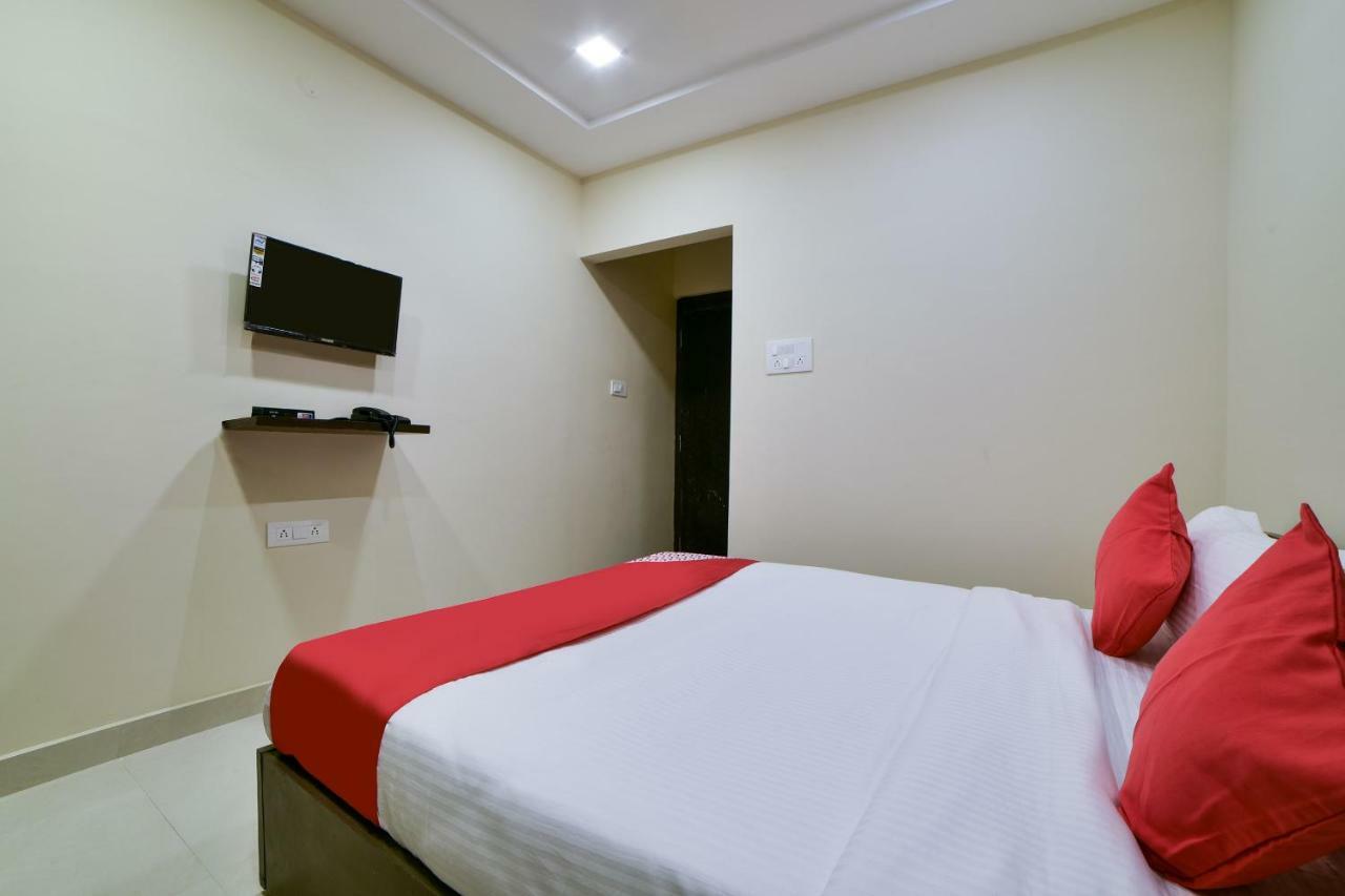 Hotel Oyo 16606 Iconic Living Hyderabad Exterior foto
