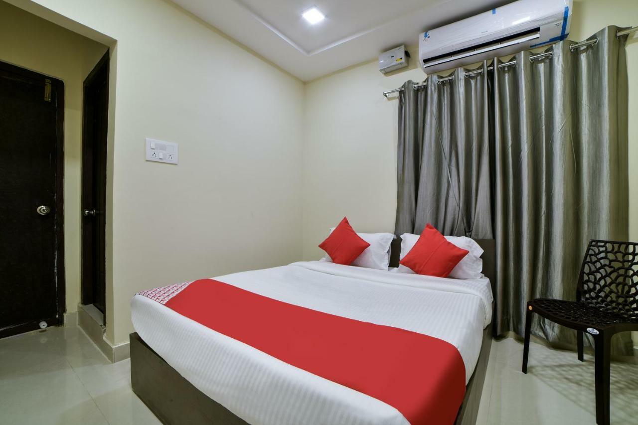 Hotel Oyo 16606 Iconic Living Hyderabad Exterior foto