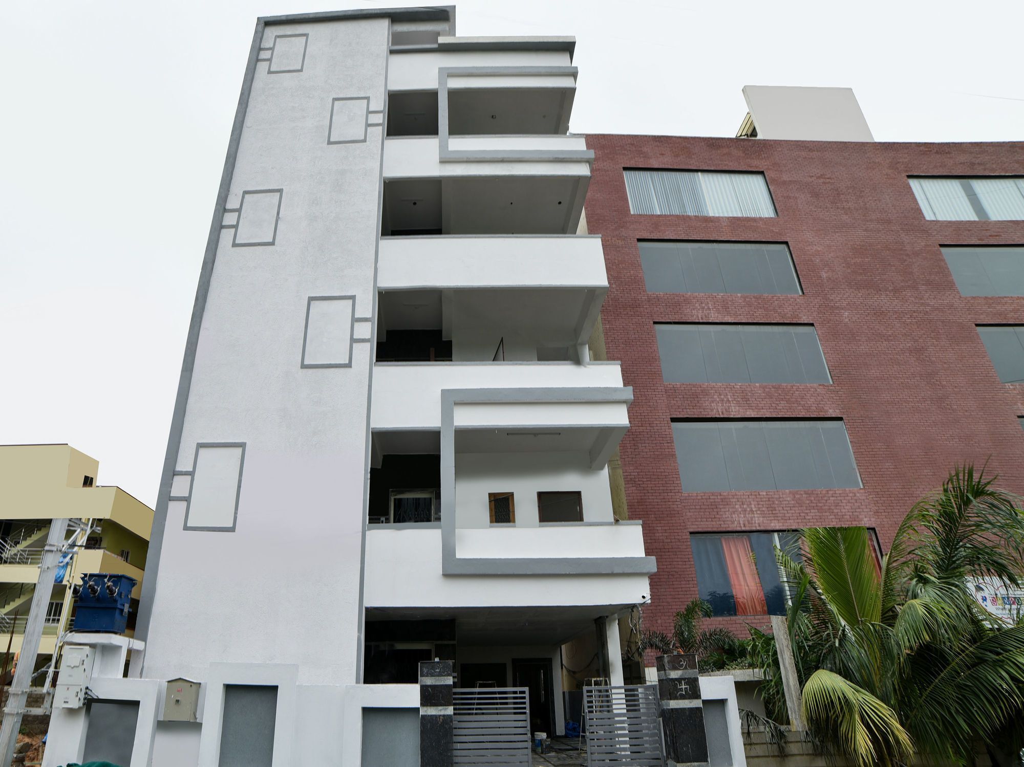 Hotel Oyo 16606 Iconic Living Hyderabad Exterior foto